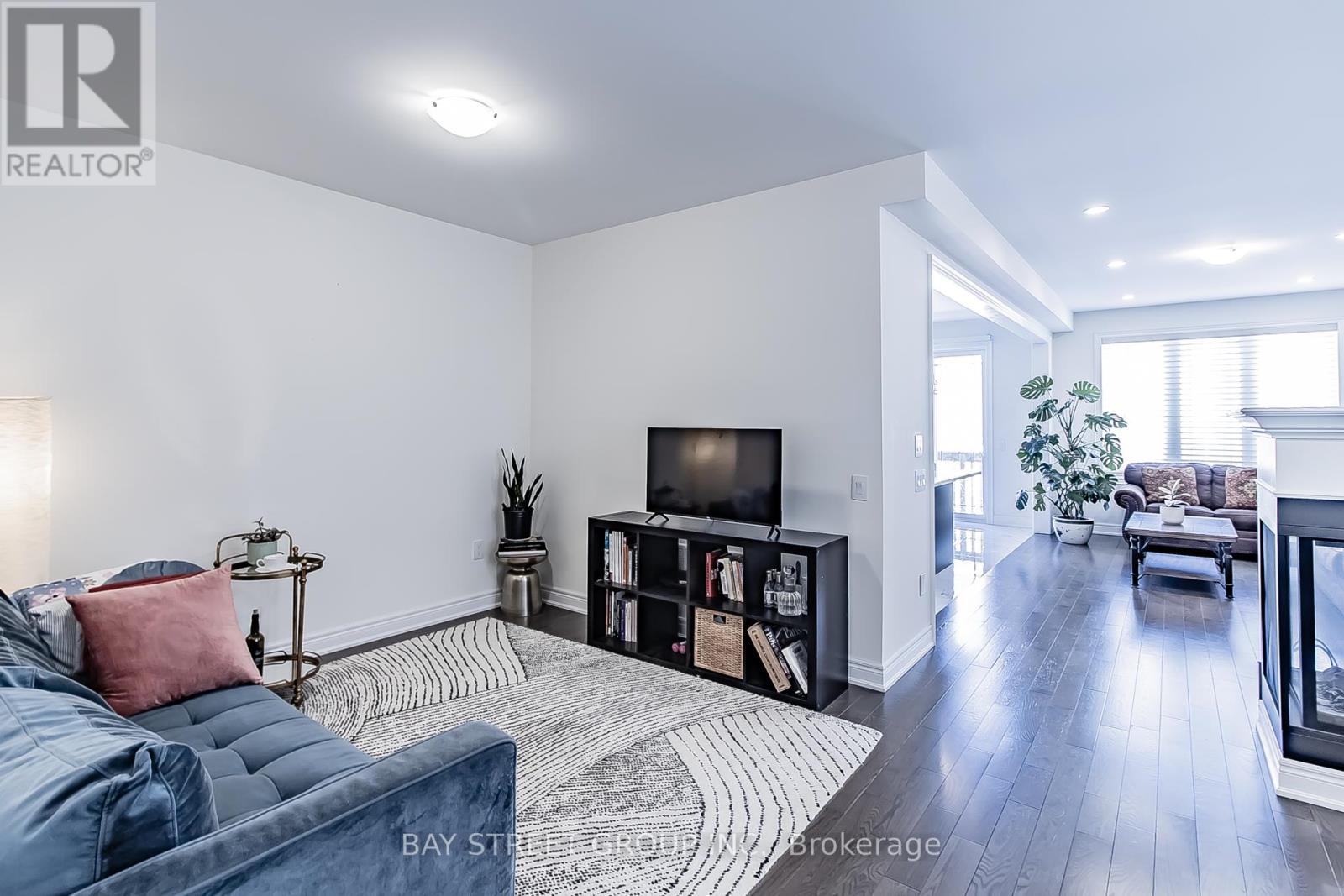 Upper Level - 50 Drizzel Crescent, Richmond Hill, Ontario  L4E 2G8 - Photo 7 - N12841686