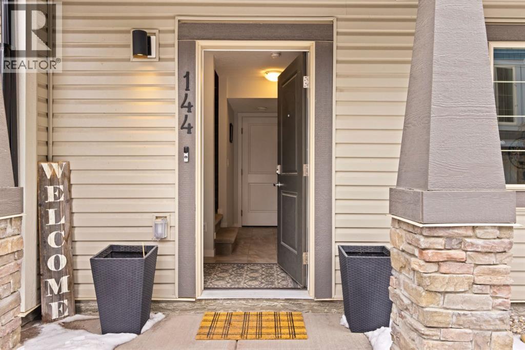 144 Legacy Point Se, Calgary, Alberta  T2X 3Z3 - Photo 2 - A2289209