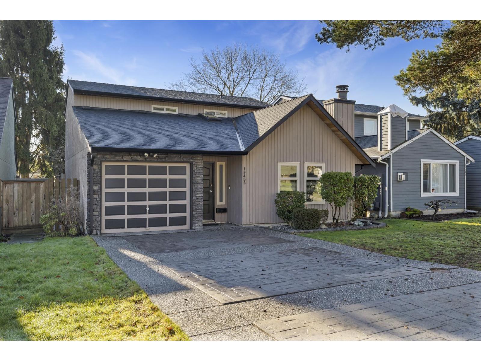 19452 61 Avenue, Surrey, British Columbia  V3S 7L3 - Photo 3 - R3095754