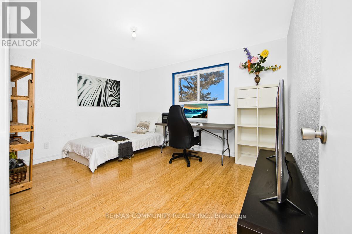 74 Glenstroke Drive, Toronto, Ontario  M1S 2Z9 - Photo 10 - E12841908