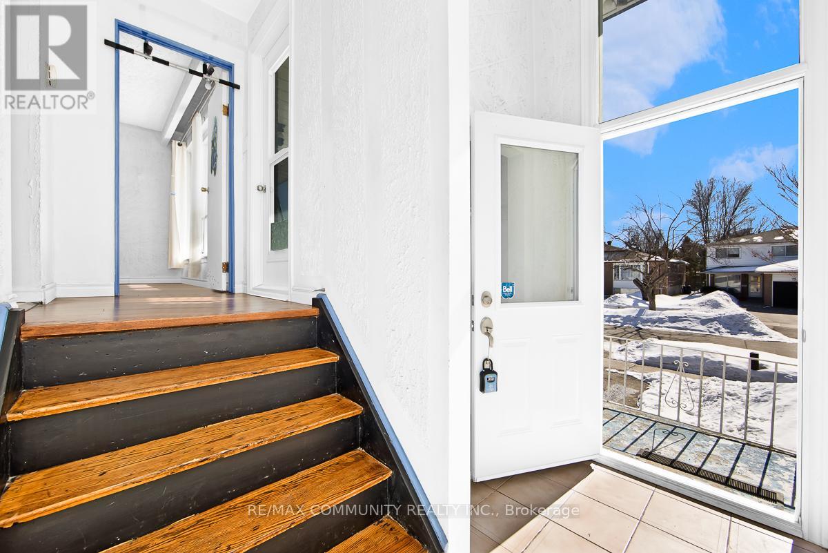 74 Glenstroke Drive, Toronto, Ontario  M1S 2Z9 - Photo 3 - E12841908