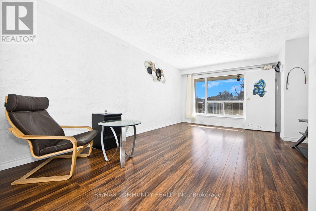 74 Glenstroke Drive, Toronto, Ontario  M1S 2Z9 - Photo 4 - E12841908