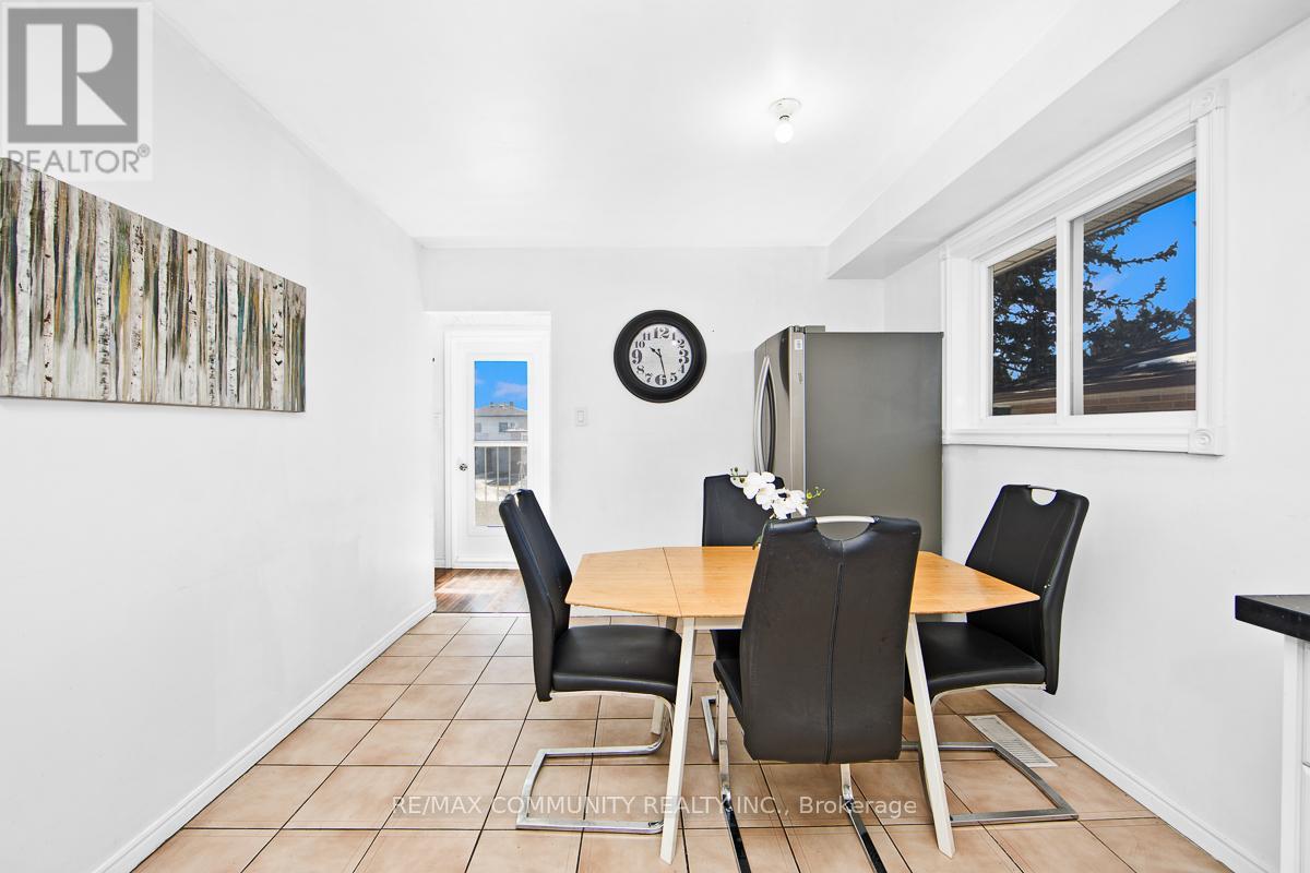 74 Glenstroke Drive, Toronto, Ontario  M1S 2Z9 - Photo 9 - E12841908