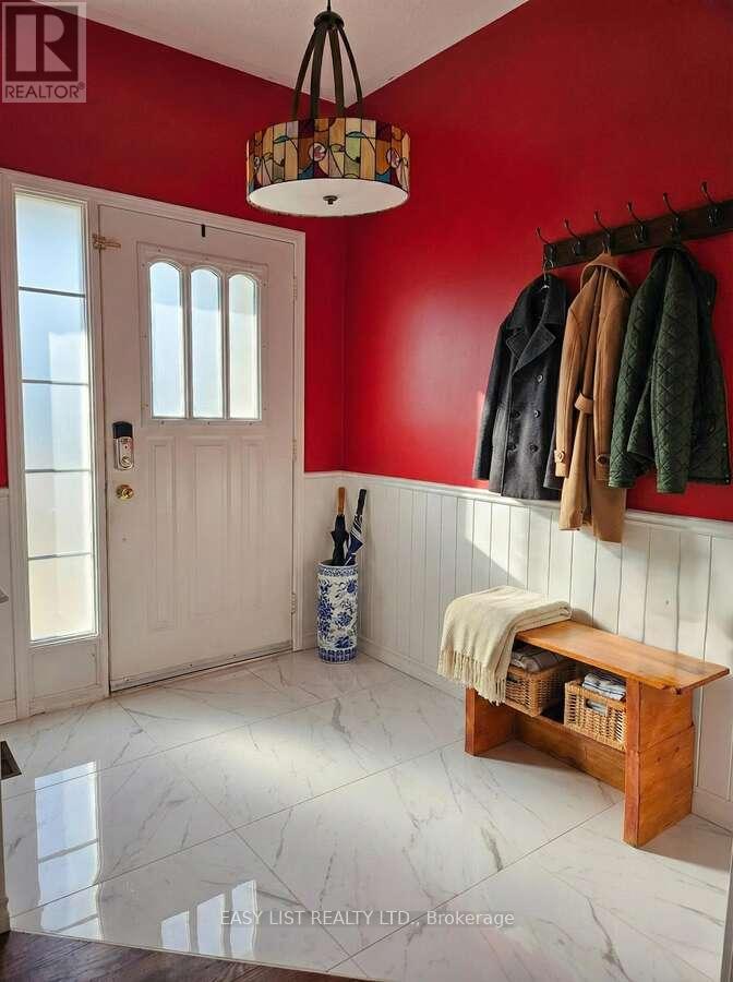 345 Tower Hill Road, Richmond Hill, Ontario  L4E 0A6 - Photo 2 - N12841868