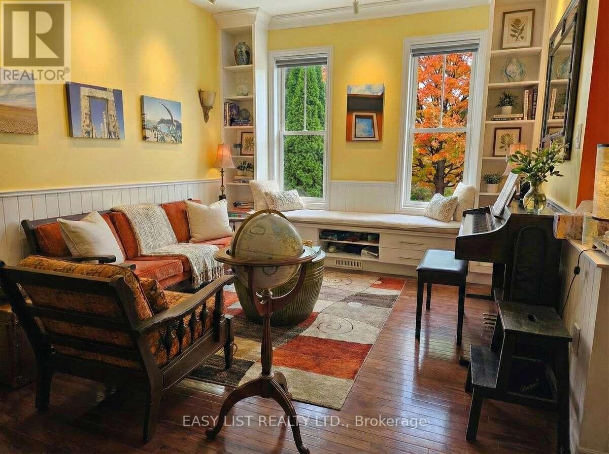 345 Tower Hill Road, Richmond Hill, Ontario  L4E 0A6 - Photo 3 - N12841868