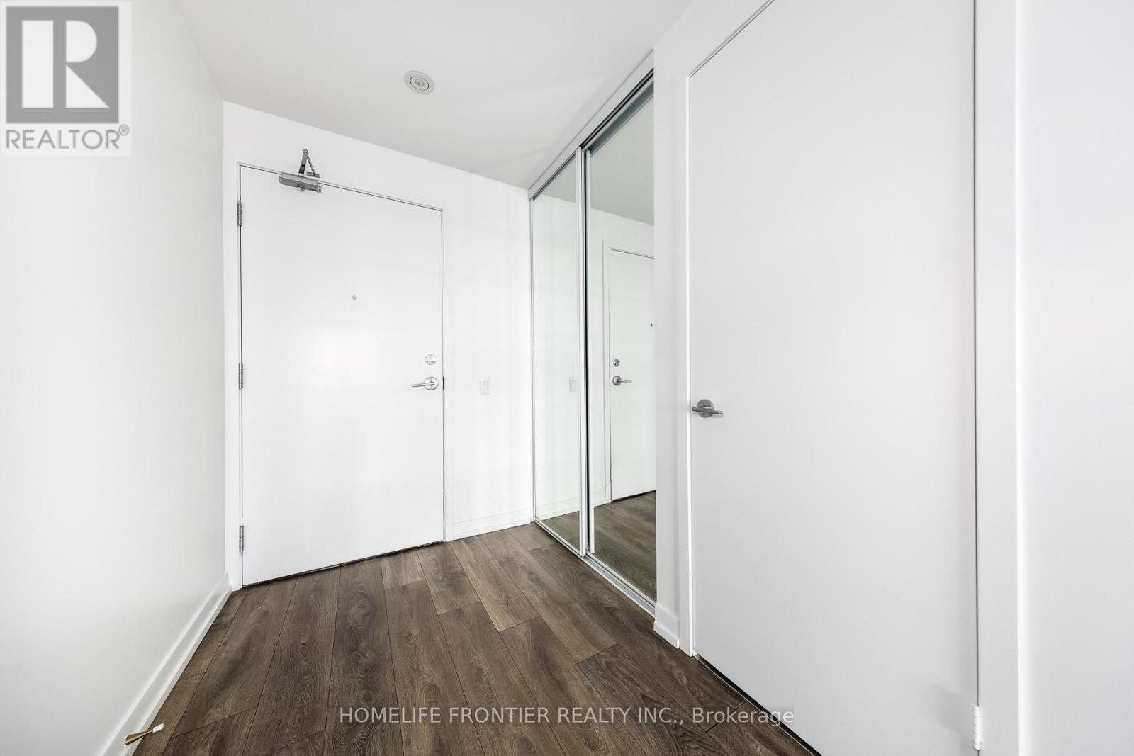 5001 - 5 Buttermill Avenue, Vaughan (Vaughan Corporate Centre), Ontario  L4K 0J5 - Photo 2 - N12841930