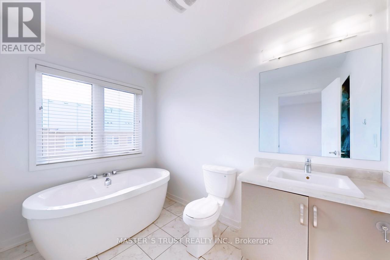 208 Harding Park Street, Newmarket, Ontario  L3Y 0E3 - Photo 22 - N12841960