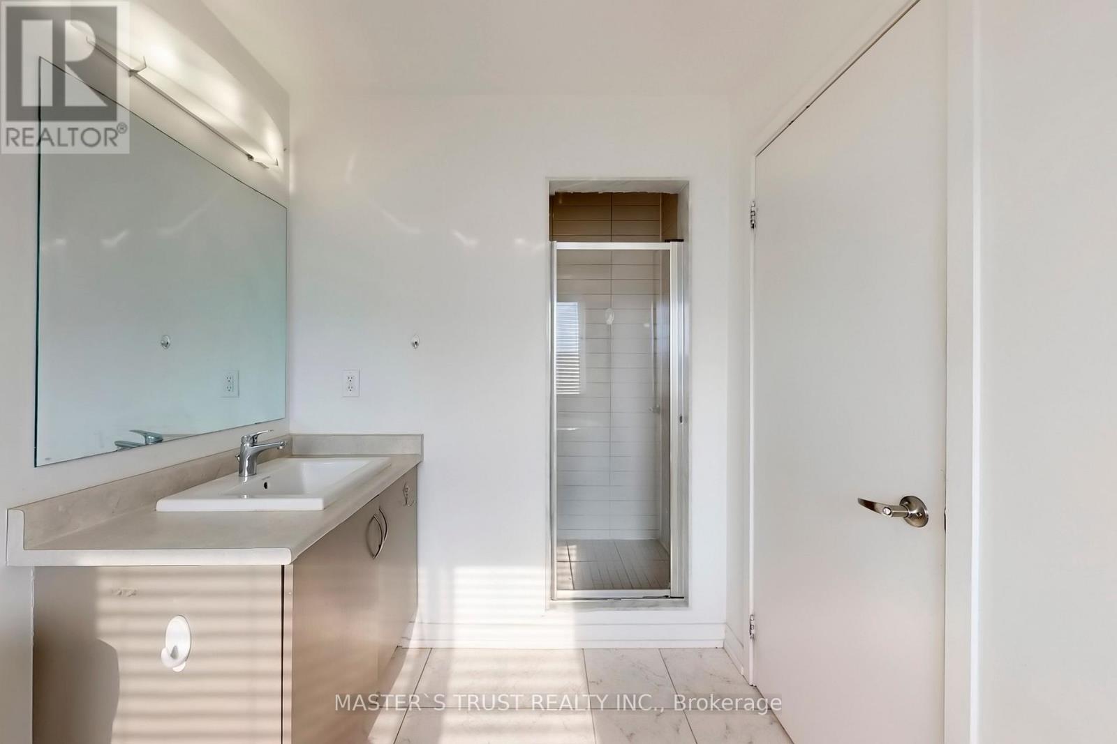 208 Harding Park Street, Newmarket, Ontario  L3Y 0E3 - Photo 23 - N12841960