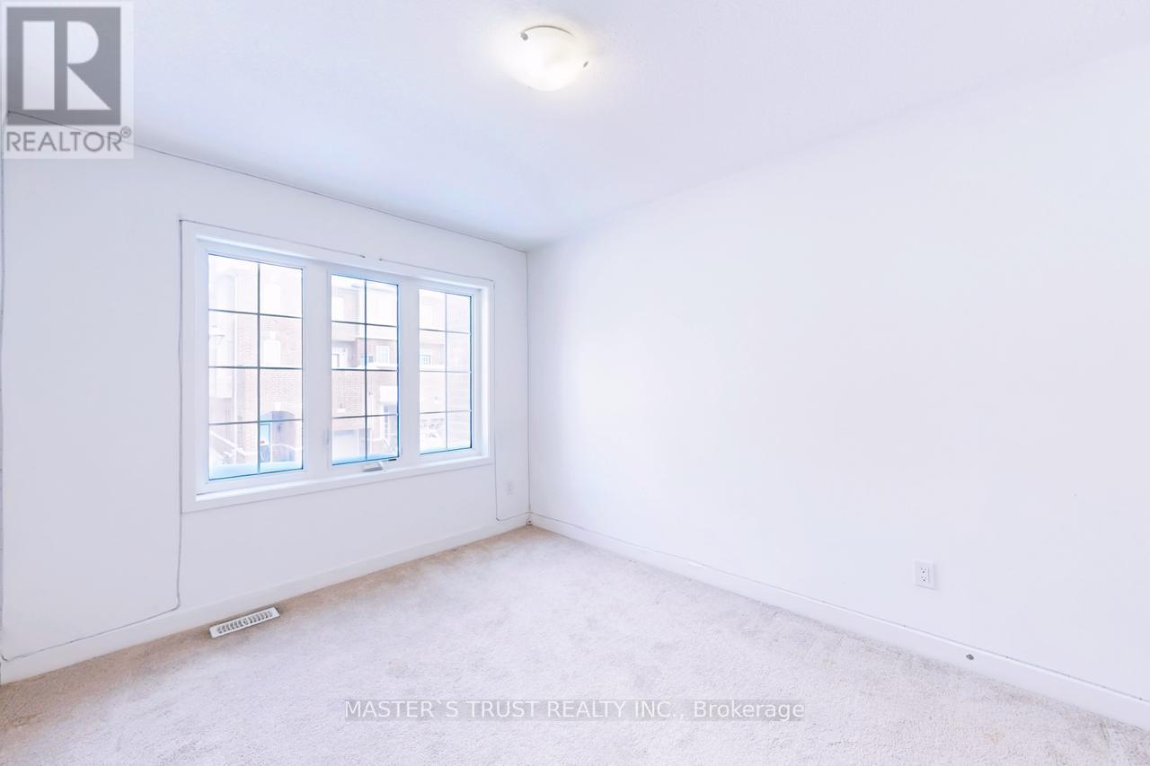 208 Harding Park Street, Newmarket, Ontario  L3Y 0E3 - Photo 25 - N12841960