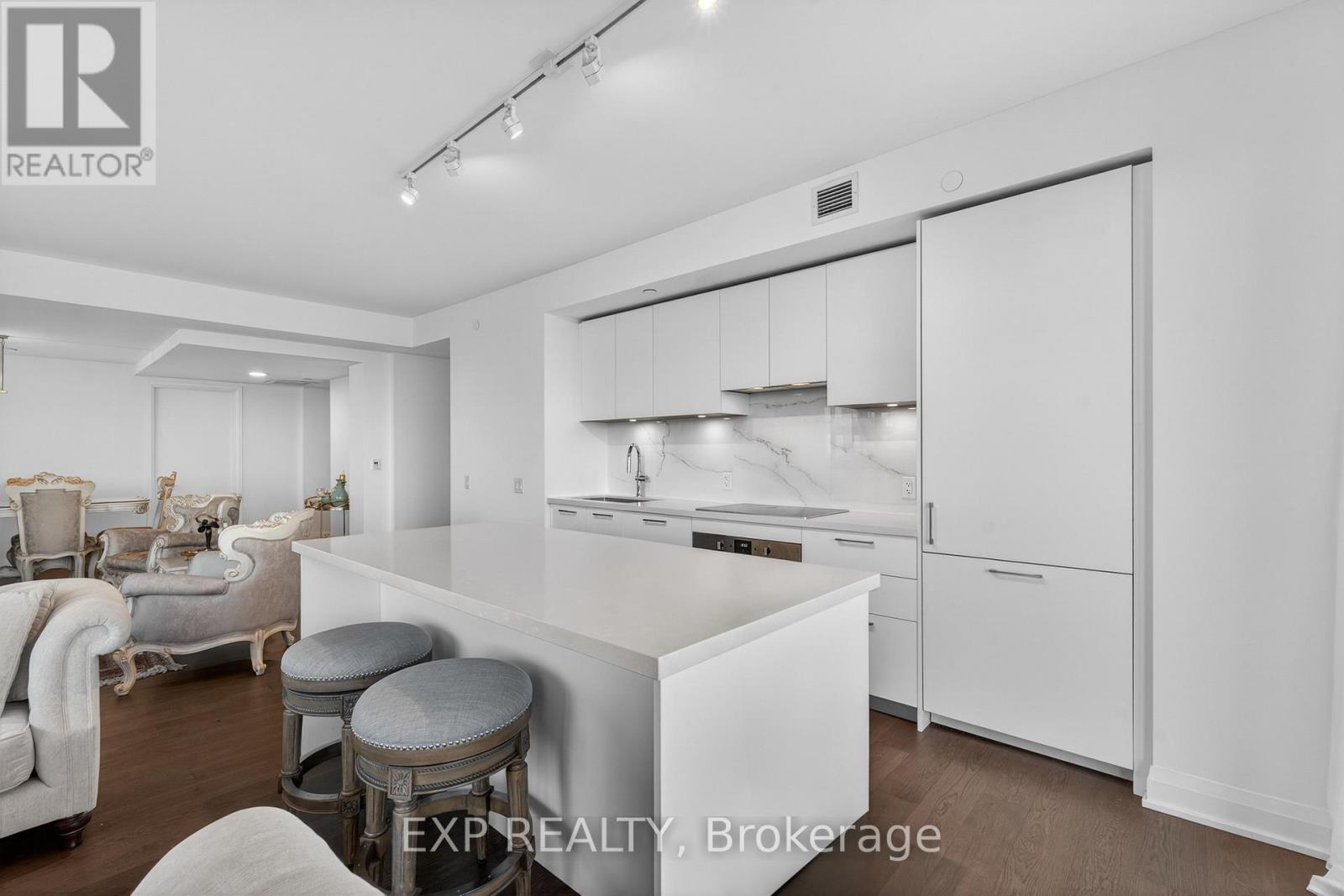 1305 - 33 Frederick Todd Way, Toronto, Ontario  M4G 0C9 - Photo 16 - C12813458