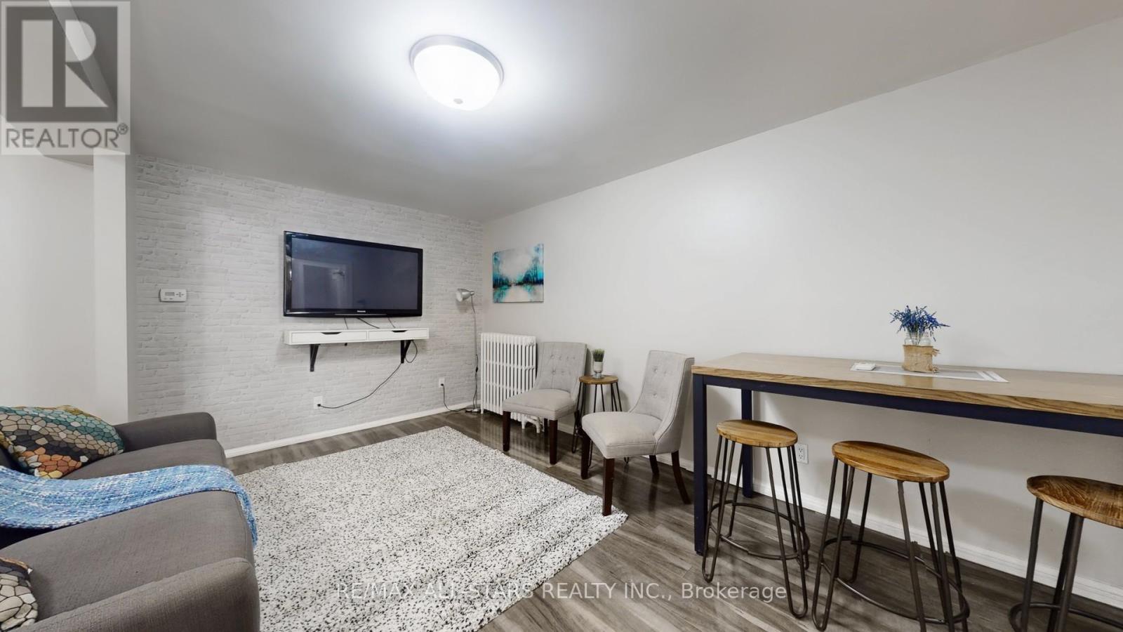 2nd - 1074 Bloor Street W, Toronto, Ontario  M6H 1M6 - Photo 10 - W12797316