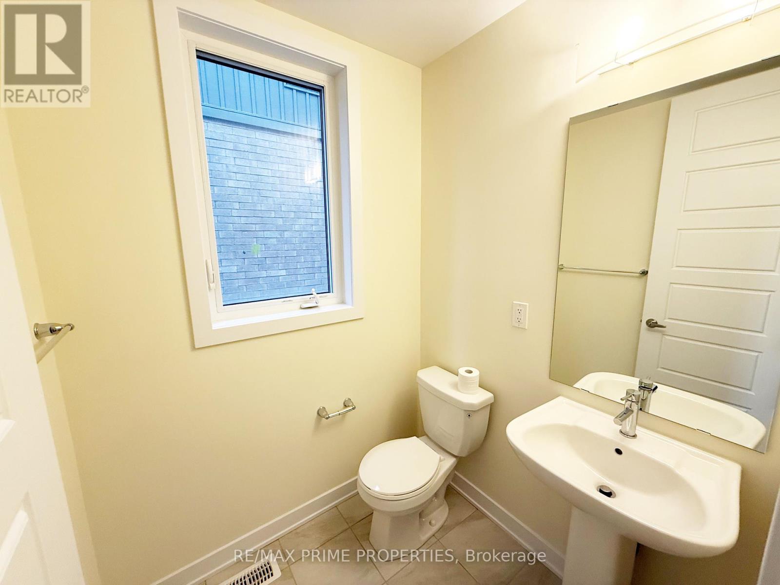 27 Starboard Crescent, Welland, Ontario  L3B 0M7 - Photo 5 - X12841874