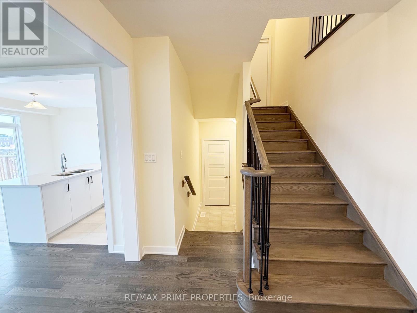 27 Starboard Crescent, Welland, Ontario  L3B 0M7 - Photo 7 - X12841874