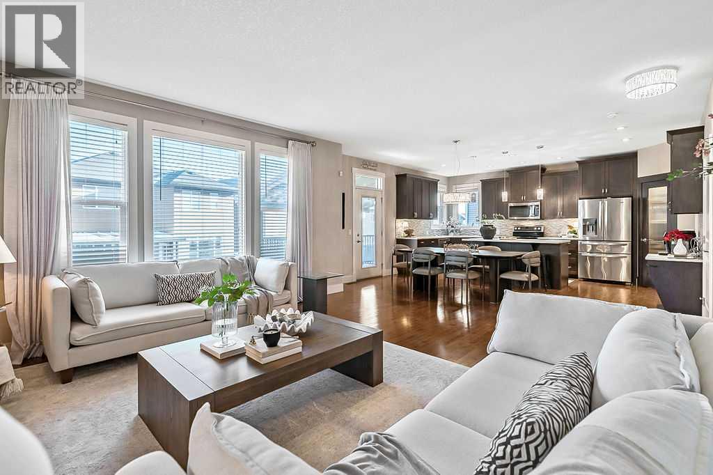 112 Kinniburgh Close, Chestermere, Alberta  T1X 0R8 - Photo 1 - A2281468