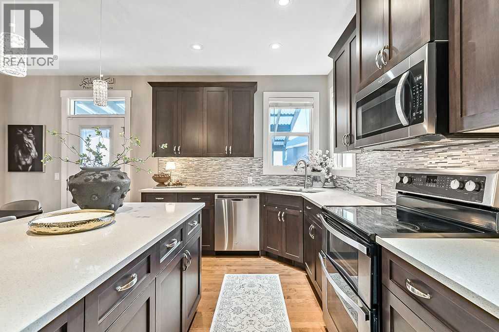 112 Kinniburgh Close, Chestermere, Alberta  T1X 0R8 - Photo 8 - A2281468