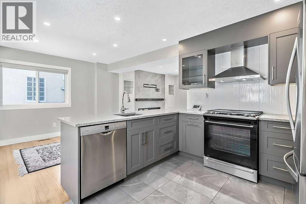 135 Amiens Crescent Sw, Calgary, Alberta  T2T 6E7 - Photo 8 - A2290183