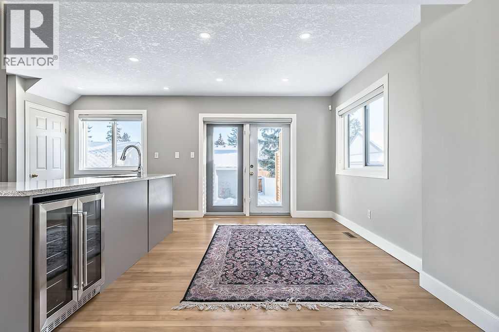 135 Amiens Crescent Sw, Calgary, Alberta  T2T 6E7 - Photo 4 - A2290183