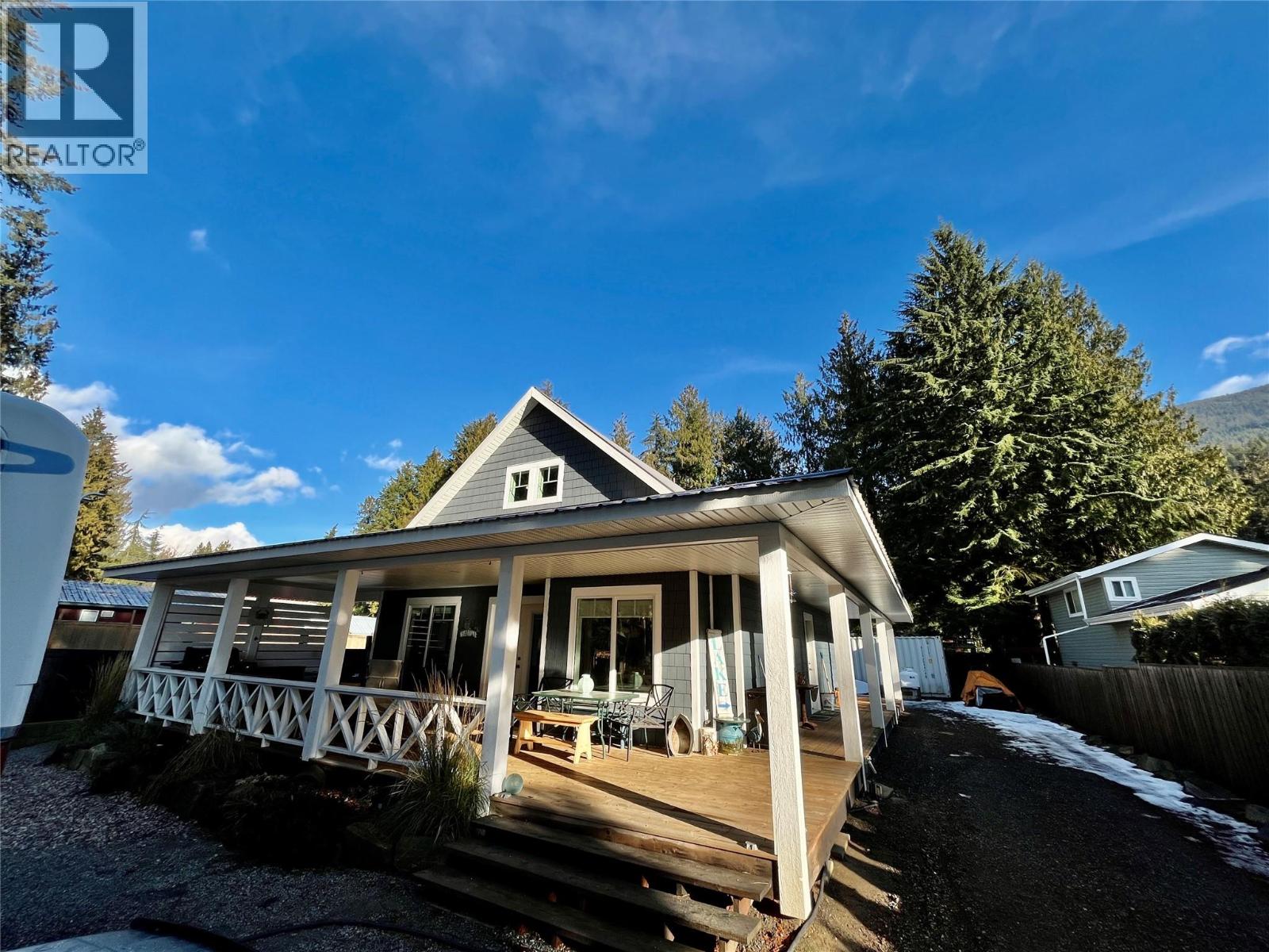 8902 Swanshore Road, Swansea Point, British Columbia  V0E 2K2 - Photo 2 - 10372427