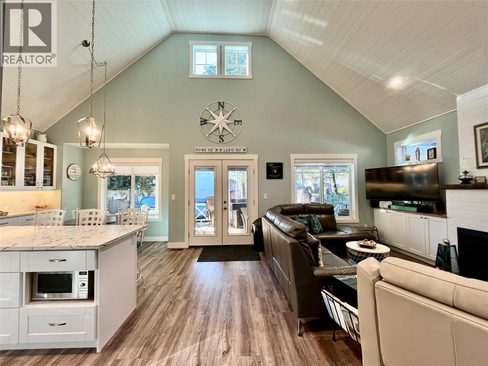 8902 Swanshore Road, Swansea Point, British Columbia  V0E 2K2 - Photo 9 - 10372427