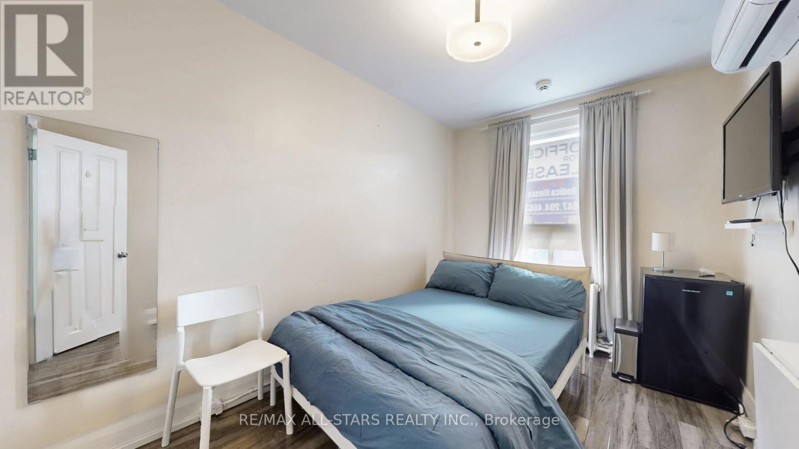 2nd - 1074 Bloor Street W, Toronto, Ontario  M6H 1M6 - Photo 13 - W12797316