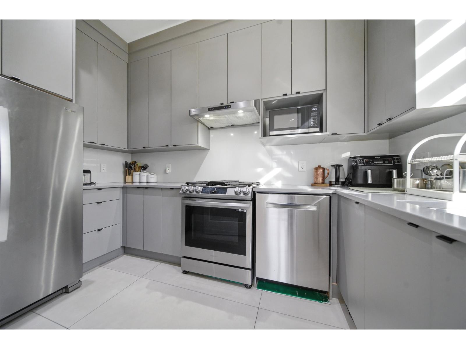 14718 90a Avenue, Surrey, British Columbia V3R 1B2 - Photo 6 - R3095691