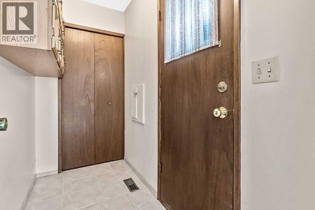 6135 Thornaby Way Nw, Calgary, Alberta  T2K 5K7 - Photo 12 - A2288920