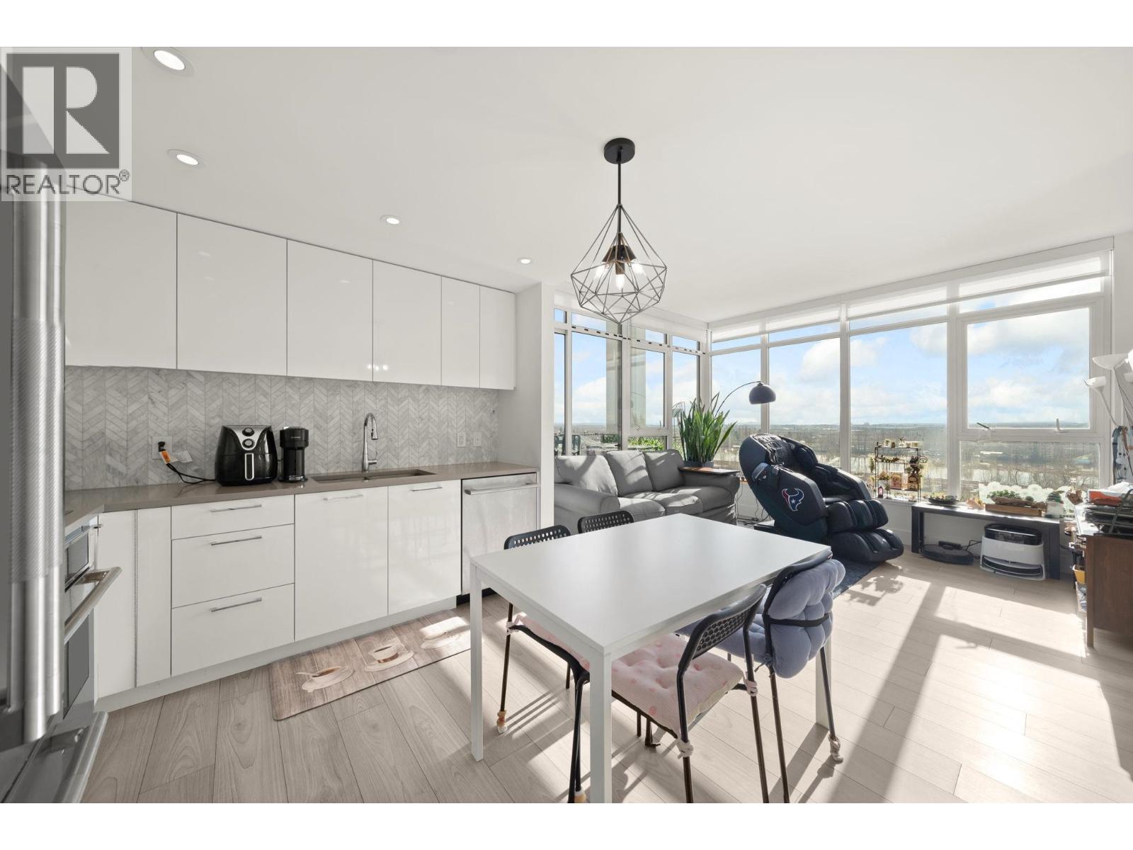 1405 3581 E Kent Avenue North, Vancouver, British Columbia  V5S 0H6 - Photo 1 - R3095717