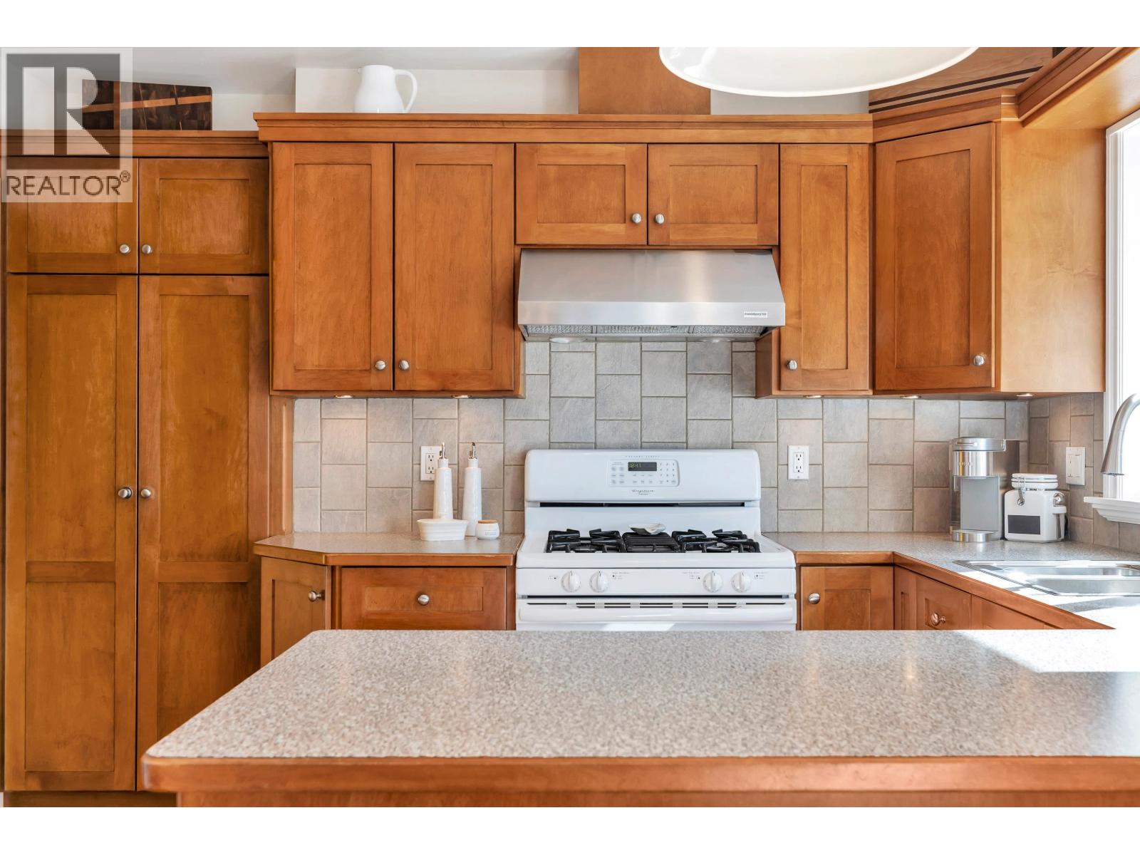 2122 Anita Drive, Port Coquitlam, British Columbia  V3C 1H3 - Photo 16 - R3095760