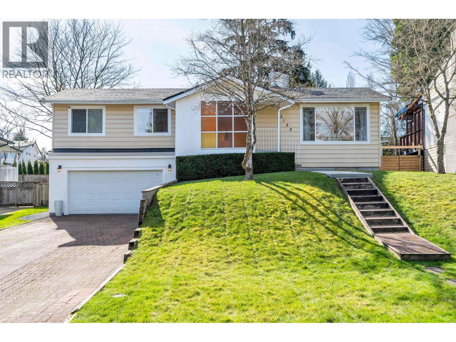 2122 Anita Drive, Port Coquitlam, British Columbia  V3C 1H3 - Photo 2 - R3095760