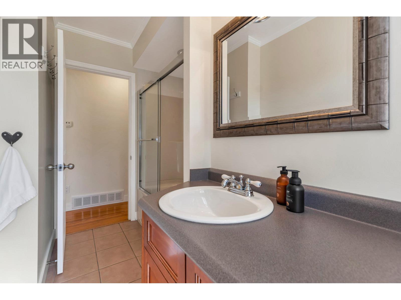 2122 Anita Drive, Port Coquitlam, British Columbia  V3C 1H3 - Photo 28 - R3095760