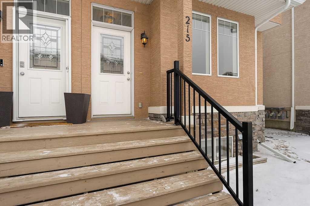 215 Strathcona Circle, Strathmore, Alberta T1P 0B1 - Photo 2 - A2282289