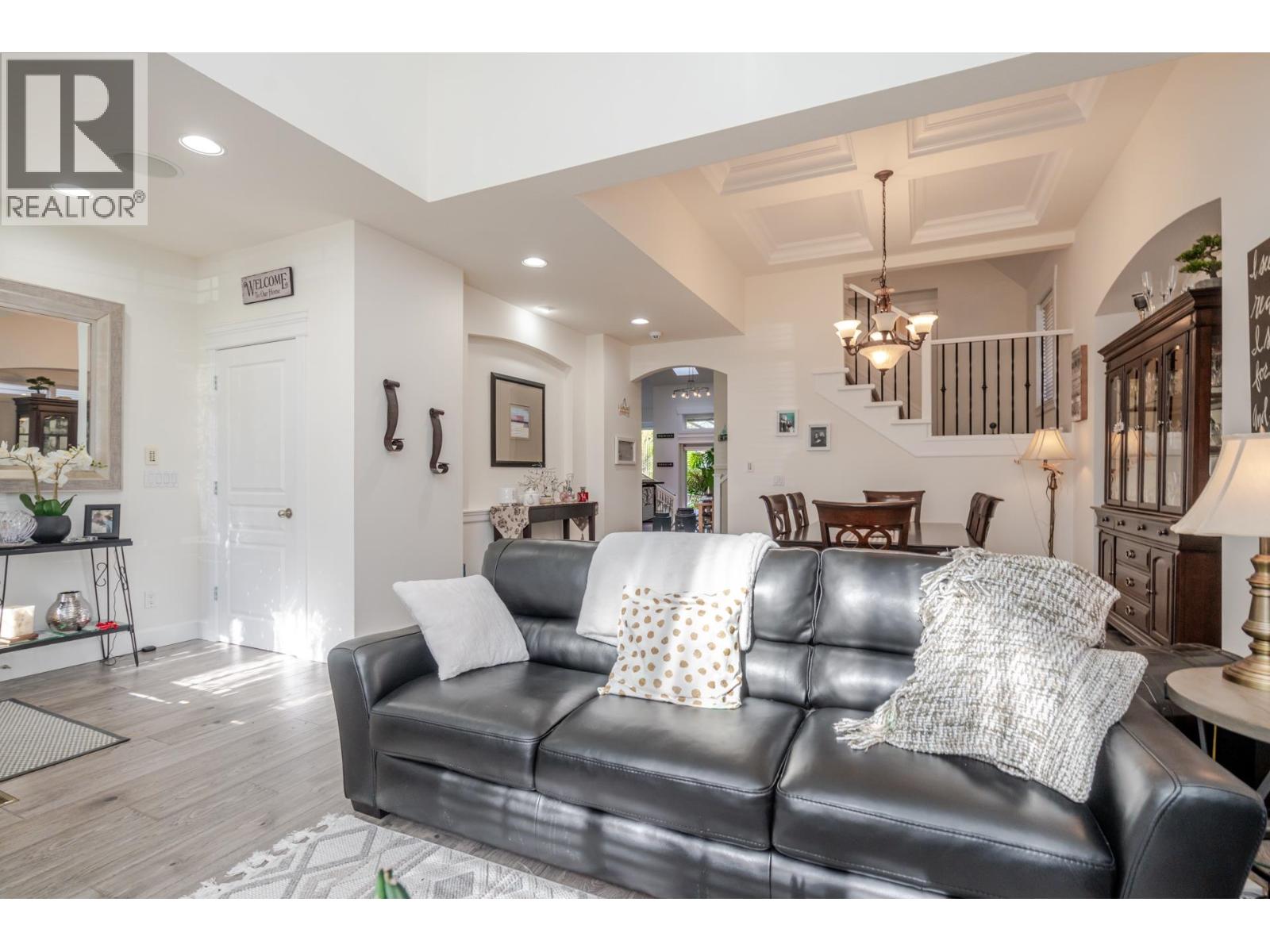 10510 Baker Place, Maple Ridge, British Columbia  V2W 2C2 - Photo 5 - R3095720