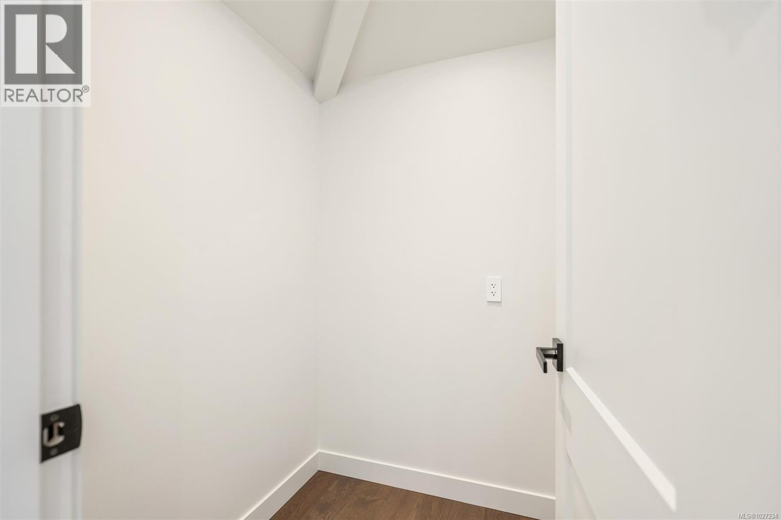 5281 Santa Clara Ave, Saanich, British Columbia  V8Y 1W6 - Photo 19 - 1027234