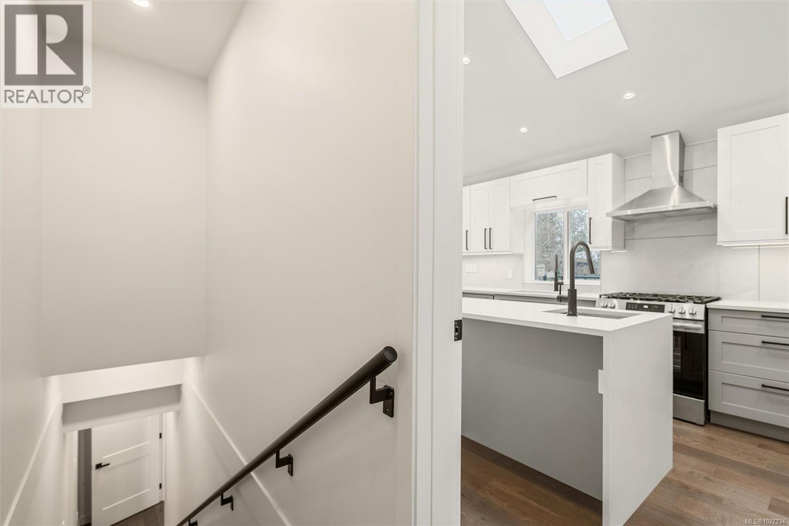 5281 Santa Clara Ave, Saanich, British Columbia  V8Y 1W6 - Photo 35 - 1027234