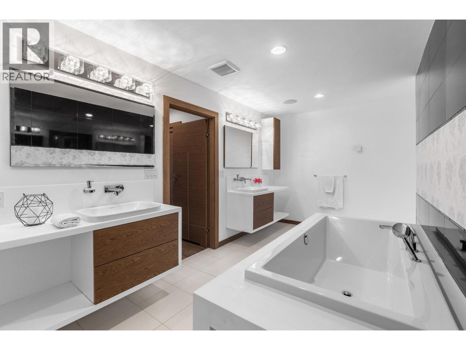 2150 Kugler Avenue, Coquitlam, British Columbia  V3K 2S6 - Photo 21 - R3095734