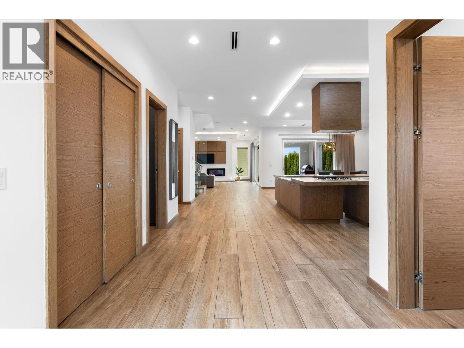 2150 Kugler Avenue, Coquitlam, British Columbia  V3K 2S6 - Photo 3 - R3095734