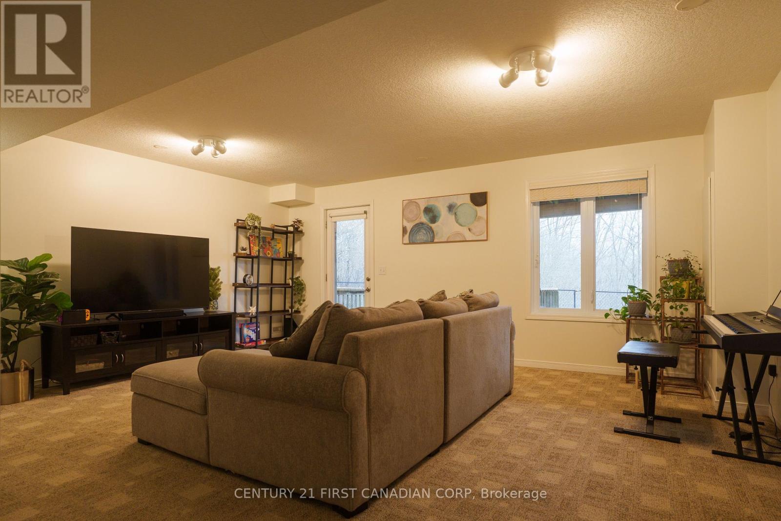 1 - 582 Hyde Park Road, London North, Ontario  N6H 3S1 - Photo 13 - X12842030