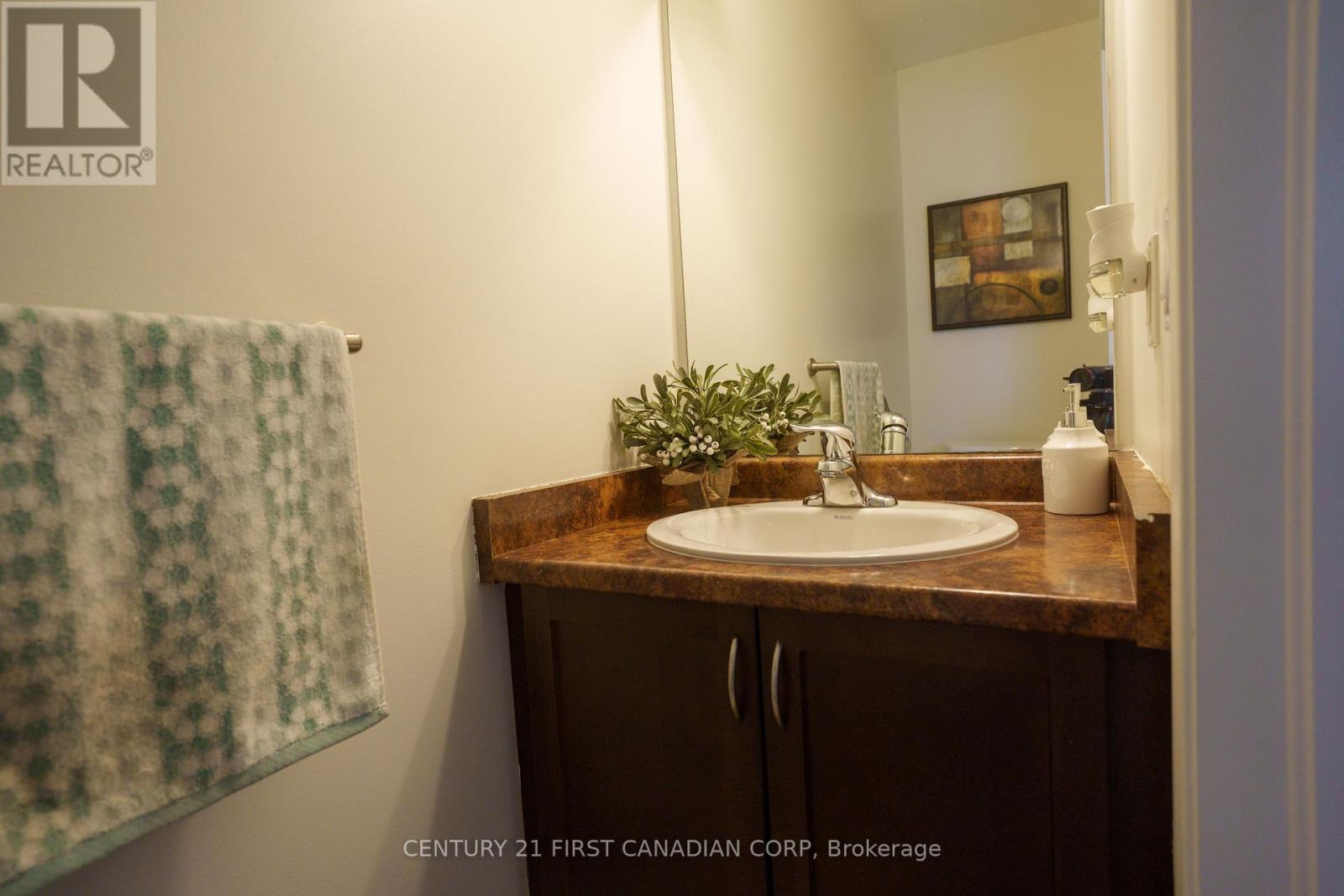 1 - 582 Hyde Park Road, London North, Ontario  N6H 3S1 - Photo 15 - X12842030