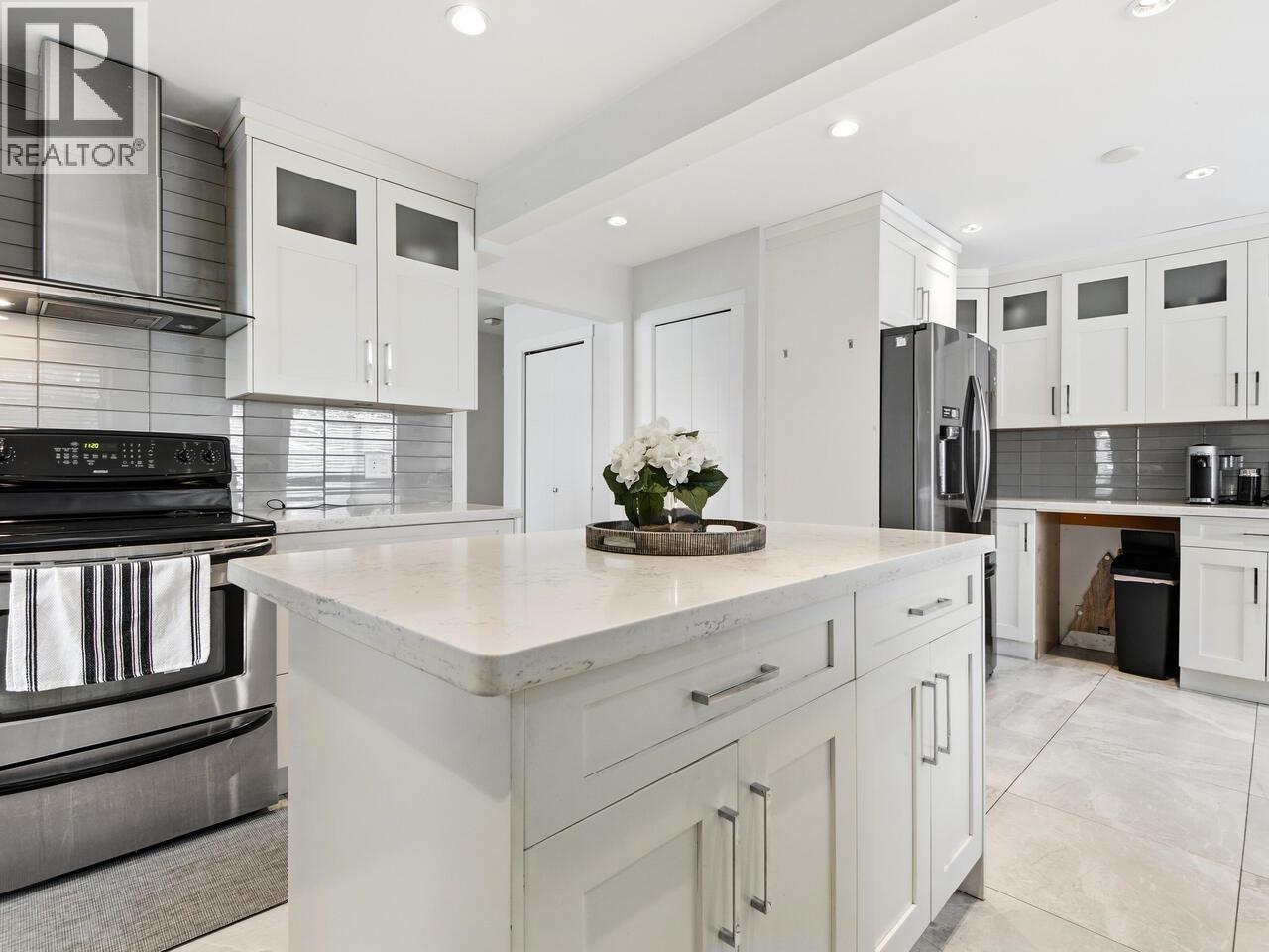 7640 Lawrence Drive, Burnaby, British Columbia  V5A 1T6 - Photo 7 - R3095464