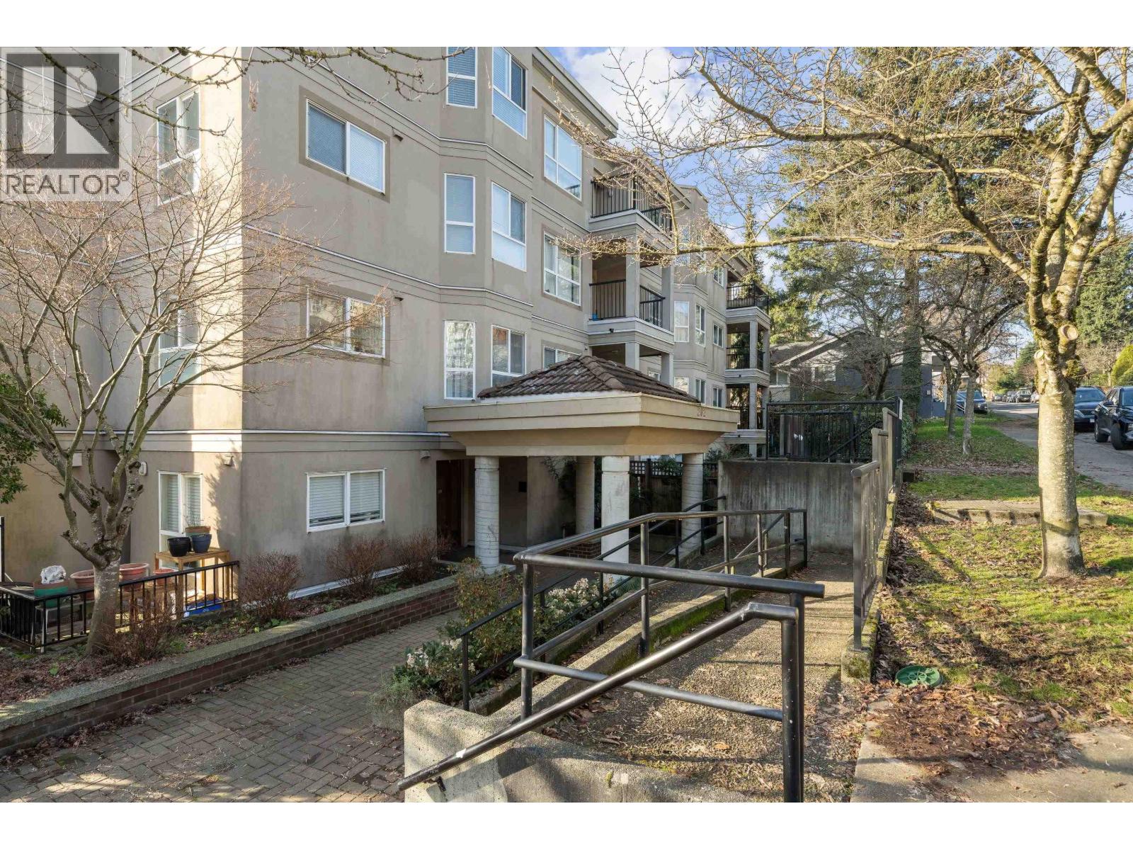 203 202 Mowat Street, New Westminster, British Columbia  V3M 4B2 - Photo 3 - R3094930