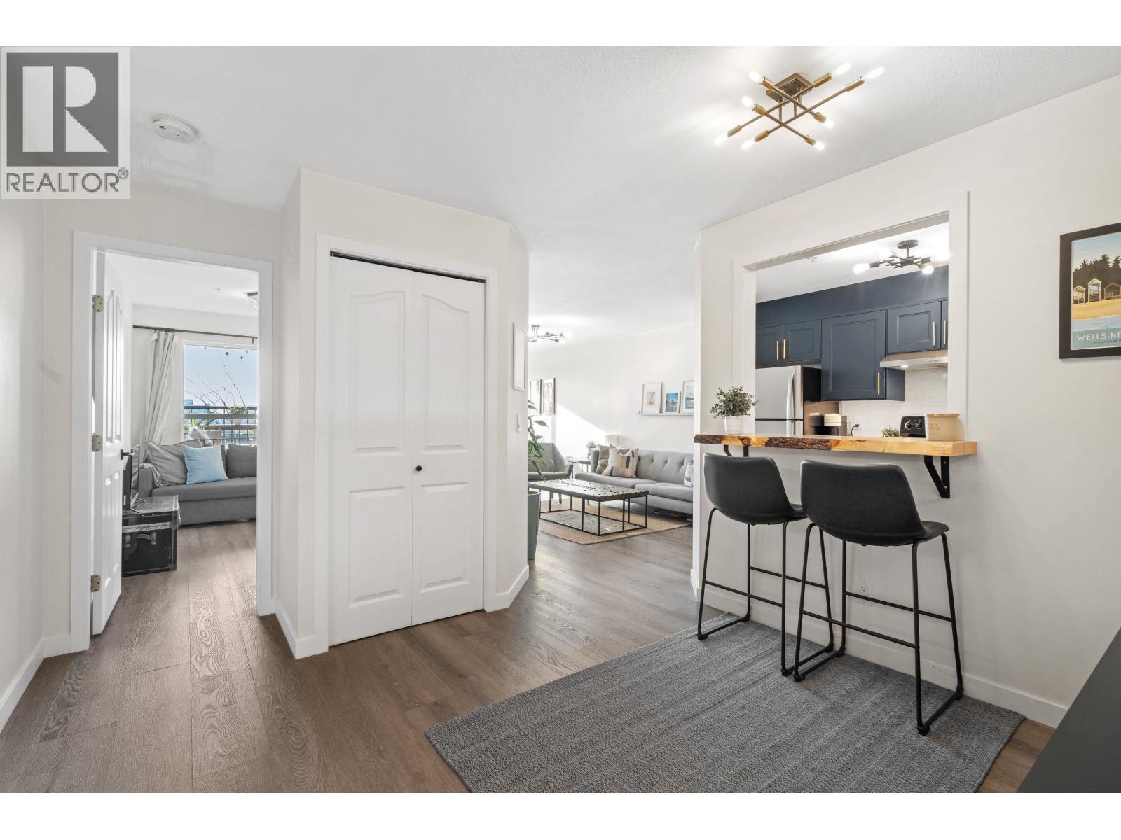 203 202 Mowat Street, New Westminster, British Columbia  V3M 4B2 - Photo 1 - R3094930