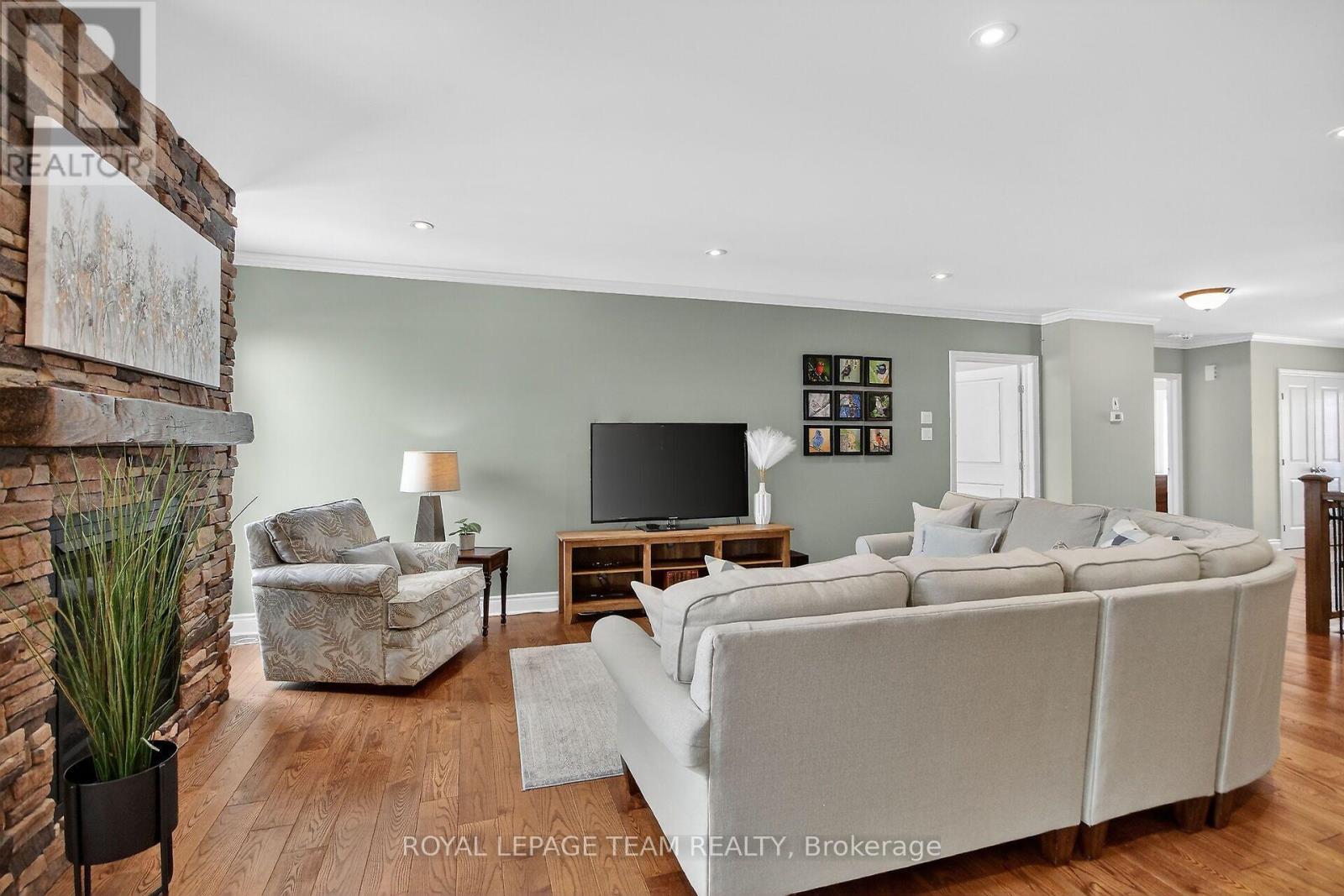 49 Dulmage Crescent, Carleton Place, Ontario  K7C 0E5 - Photo 11 - X12842024