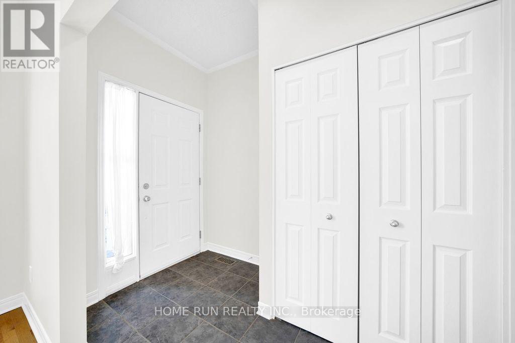 265 Colbert Crescent, Ottawa, Ontario K1V 2C7 - Photo 4 - X12842040