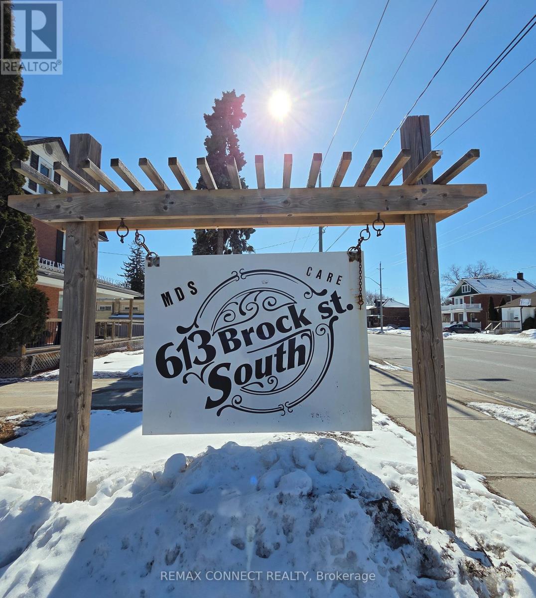 613 BROCK STREET S, Whitby, Ontario