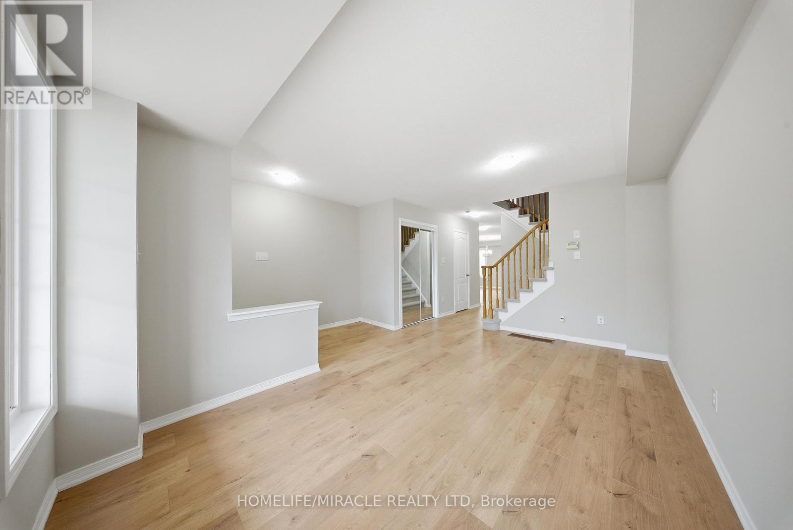 12 Diana Way, Barrie, Ontario  L4M 7H2 - Photo 45 - S12670764