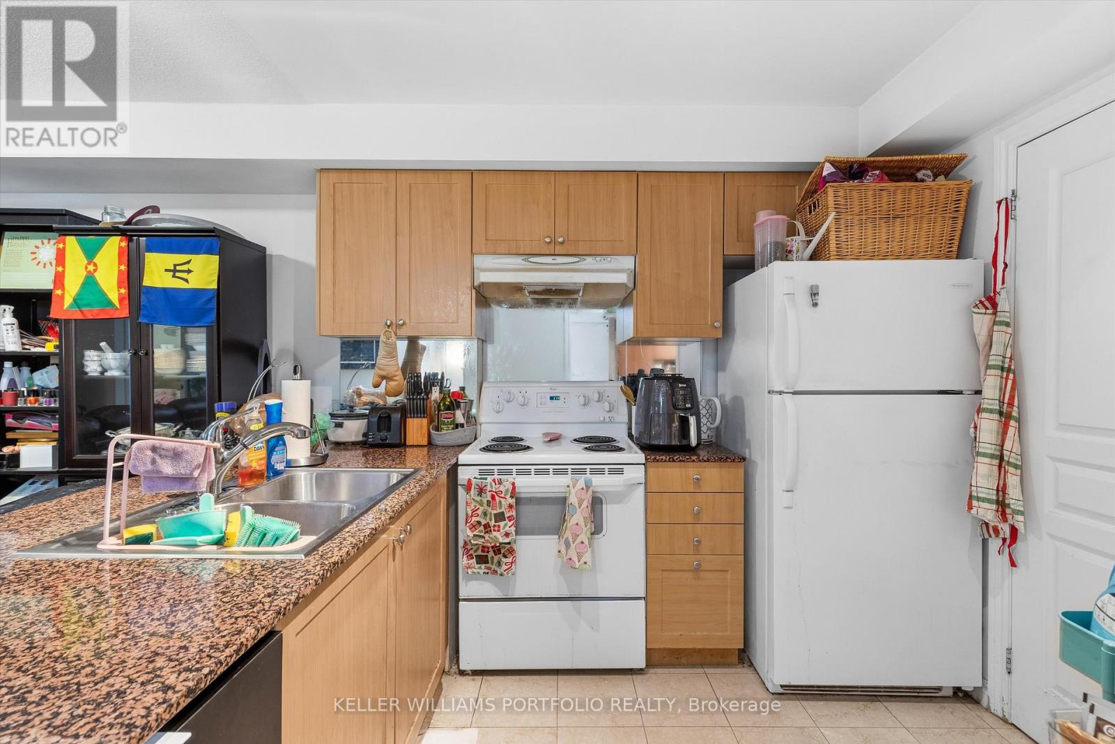 205 - 801 Bay Street, Toronto, Ontario  M5S 1Y9 - Photo 8 - C12842022