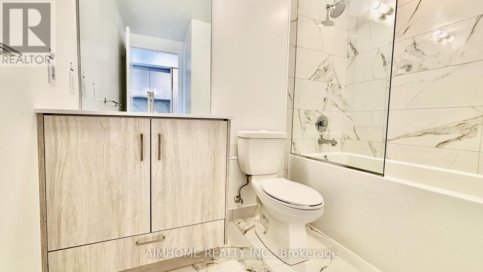 2916 - 180 Front Street E, Toronto, Ontario  M5A 1E6 - Photo 14 - C12842026