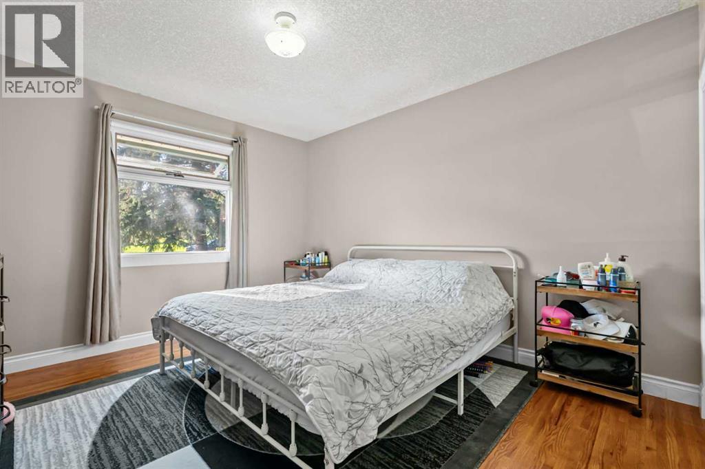 2220 38 Street Sw, Calgary, Alberta T3E 3E2 - Photo 9 - A2276035