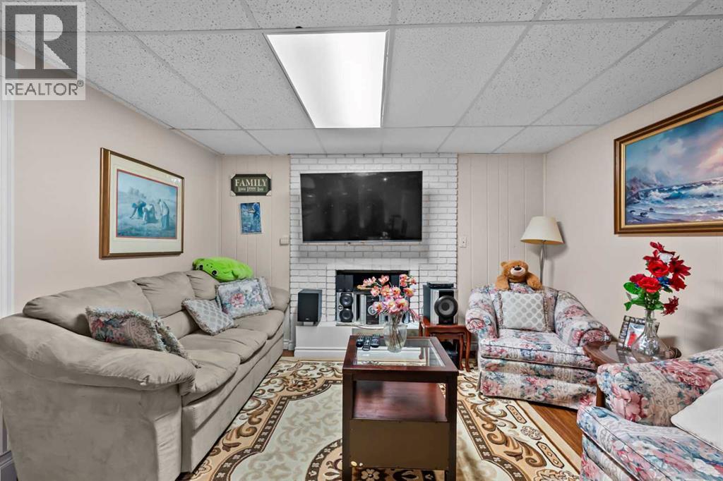 2220 38 Street Sw, Calgary, Alberta T3E 3E2 - Photo 16 - A2276035