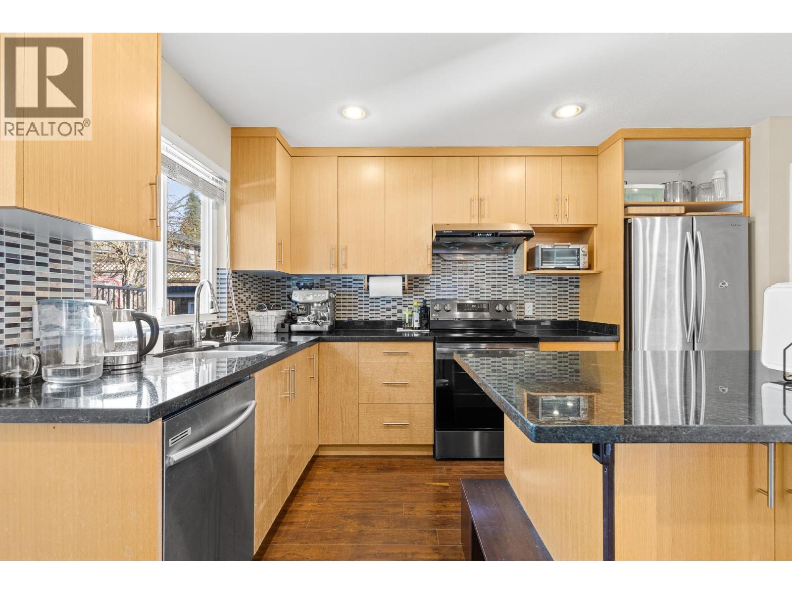 5039 Marine Drive, Burnaby, British Columbia  V5J 3G5 - Photo 10 - R3095159